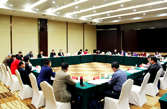 2月7日下午，省政协十一届五次会议医药卫生界委员分组讨论现场.jpg